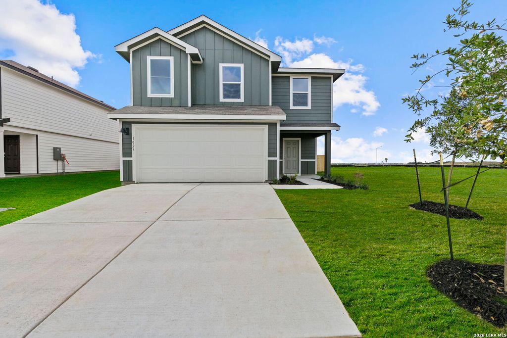 1027 Gladys Run, Seguin, TX 78155