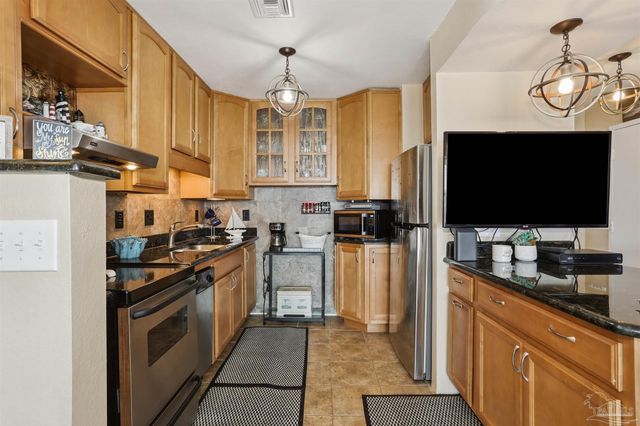 825 Bayshore Dr 608, Pensacola, FL 32507