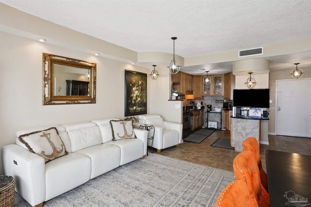 825 Bayshore Dr 608, Pensacola, FL 32507