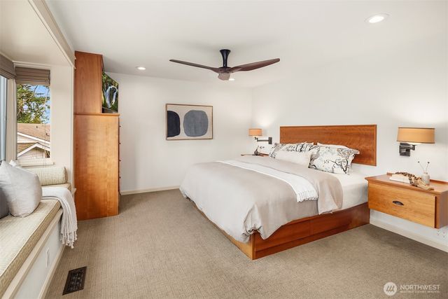 5829 112th Place NE, Kirkland, WA 98033