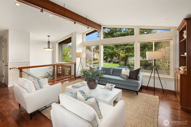 5829 112th Place NE, Kirkland, WA 98033