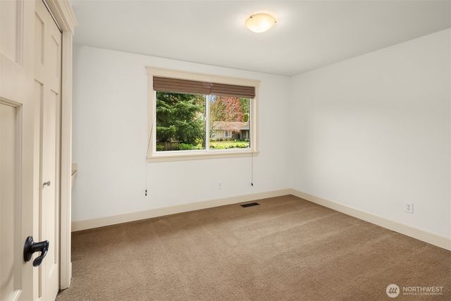 5829 112th Place NE, Kirkland, WA 98033