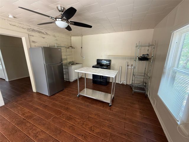 2812 Angier Road, Huntsville, TX 77340