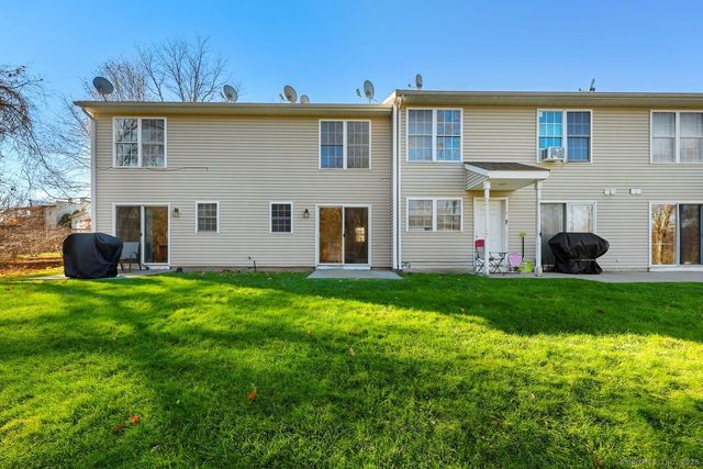 92 Hamden Avenue APT 4, Waterbury, CT 06704