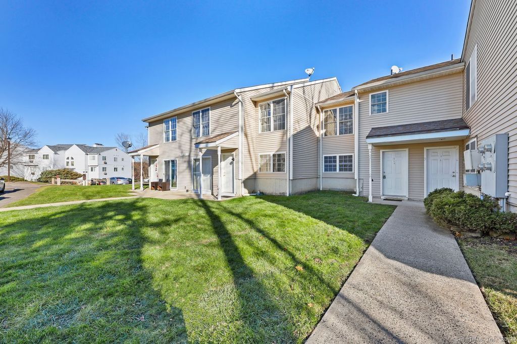 92 Hamden Avenue APT 4, Waterbury, CT 06704