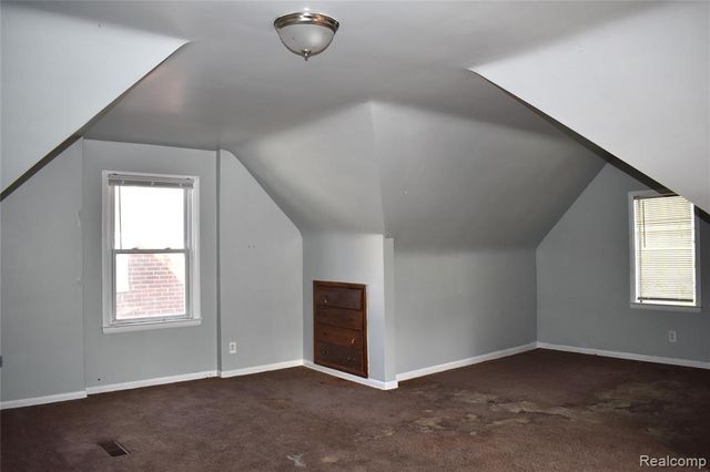 9729 Lakepointe Street, Detroit, MI 48224