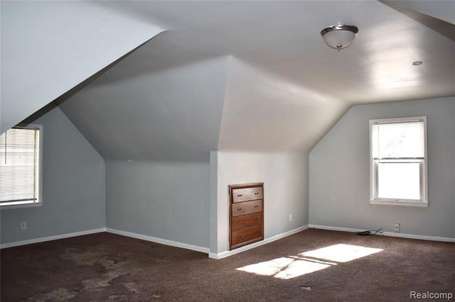 9729 Lakepointe Street, Detroit, MI 48224