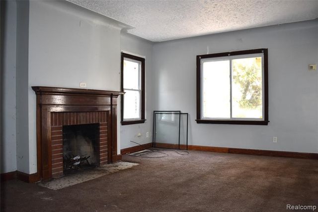 9729 Lakepointe Street, Detroit, MI 48224