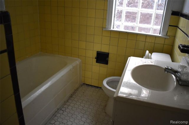 9729 Lakepointe Street, Detroit, MI 48224