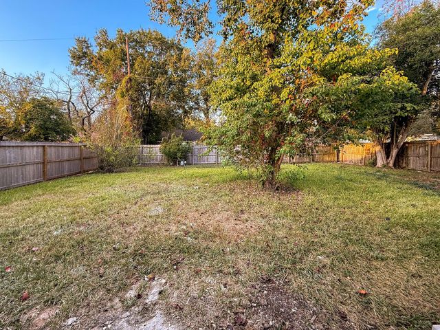 4235 Dacca Drive, Houston, TX 77047