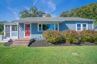 94 Manomet Avenue, Plymouth, MA 02360