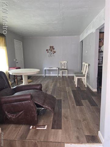 3096 Devonshire Street, Flint, MI 48504