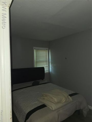 3096 Devonshire Street, Flint, MI 48504