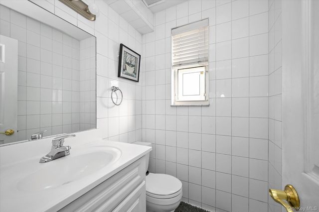 68-57 Cloverdale Boulevard 109, Bayside, NY 11364