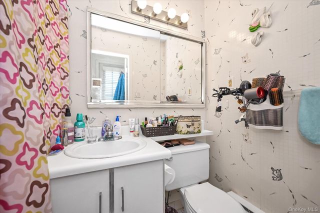 68-57 Cloverdale Boulevard 109, Bayside, NY 11364