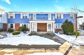 68-57 Cloverdale Boulevard 109, Bayside, NY 11364