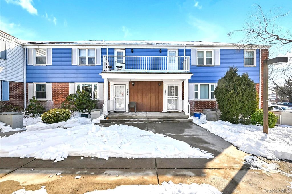 68-57 Cloverdale Boulevard 109, Bayside, NY 11364