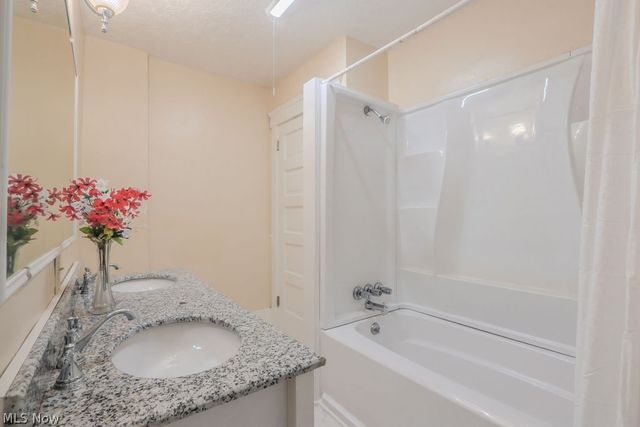 41796 Adelbert Street, Elyria, OH 44035