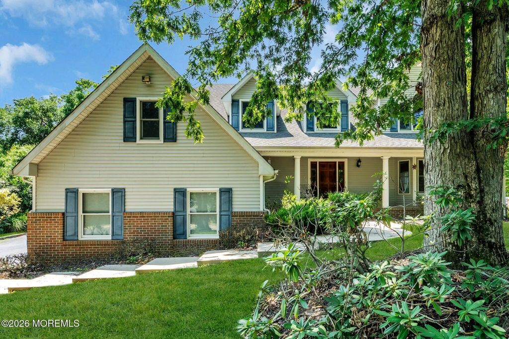 102 Parker Road, Eatontown, NJ 07724
