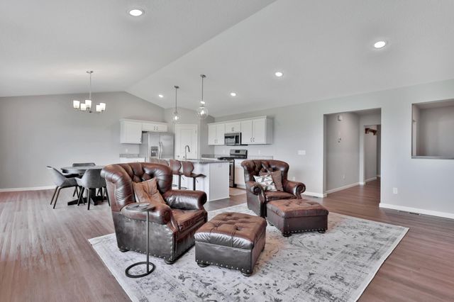 6764 101st Street S, Cottage Grove, MN 55016