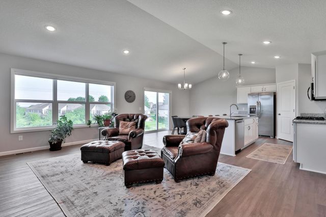 6764 101st Street S, Cottage Grove, MN 55016