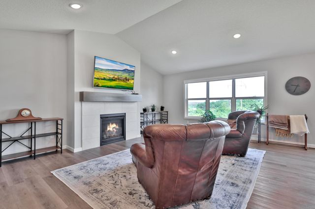 6764 101st Street S, Cottage Grove, MN 55016