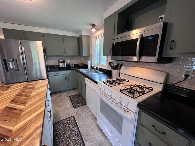 205 Deepkill Road, Brunswick, NY 12182