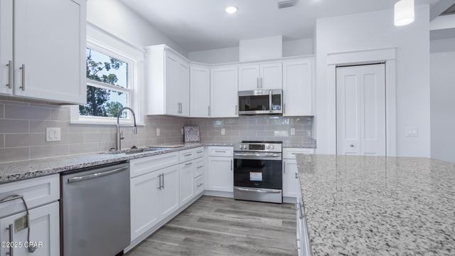 1113 New Hampshire Avenue, Lynn Haven, FL 32444
