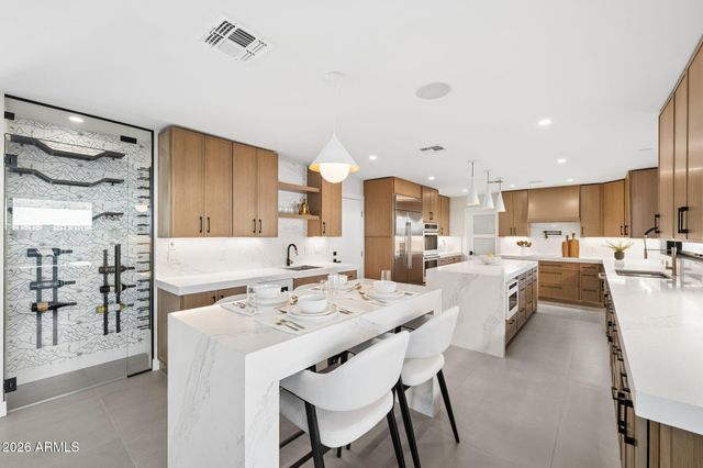 7501 N 21ST Place, Phoenix, AZ 85020