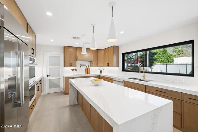 7501 N 21ST Place, Phoenix, AZ 85020