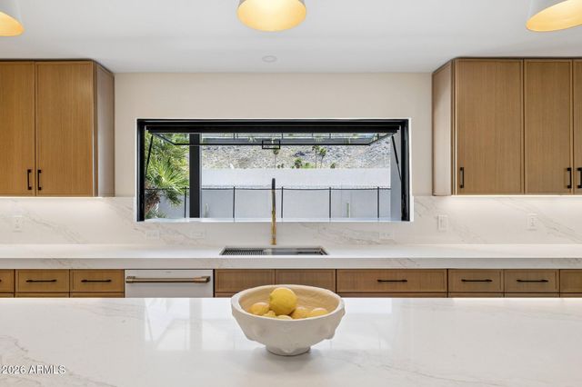 7501 N 21ST Place, Phoenix, AZ 85020