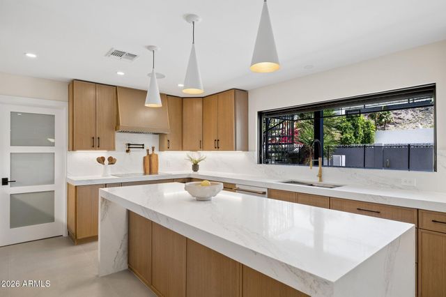 7501 N 21ST Place, Phoenix, AZ 85020