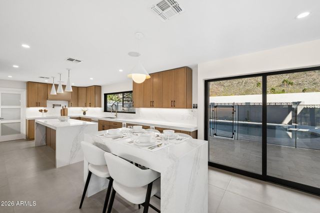 7501 N 21ST Place, Phoenix, AZ 85020