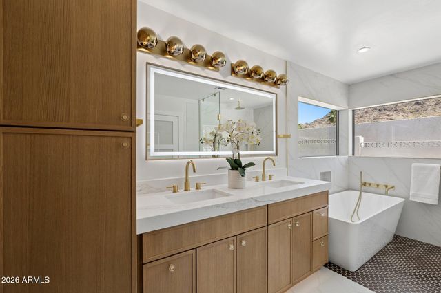 7501 N 21ST Place, Phoenix, AZ 85020