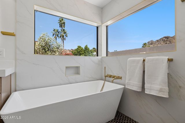 7501 N 21ST Place, Phoenix, AZ 85020