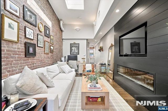 929 Garden Street 5L, Hoboken, NJ 07030