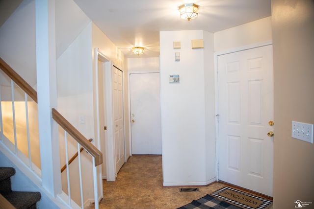 18641 Hilltop Lane, Riverview, MI 48193