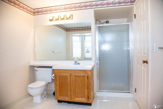 18641 Hilltop Lane, Riverview, MI 48193