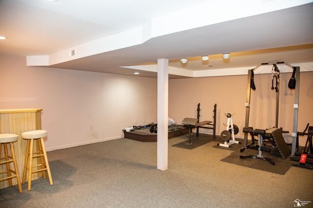 18641 Hilltop Lane, Riverview, MI 48193