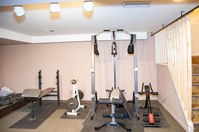 18641 Hilltop Lane, Riverview, MI 48193