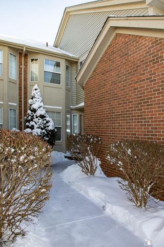 18641 Hilltop Lane, Riverview, MI 48193