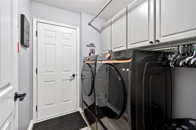 412 Clover Hill Drive, Tipp City, OH 45371