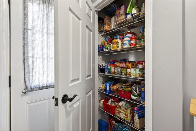 412 Clover Hill Drive, Tipp City, OH 45371