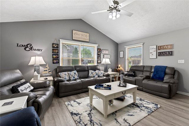 412 Clover Hill Drive, Tipp City, OH 45371