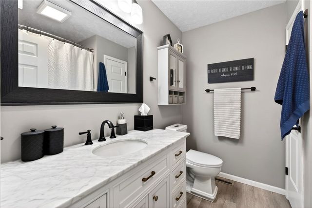 412 Clover Hill Drive, Tipp City, OH 45371