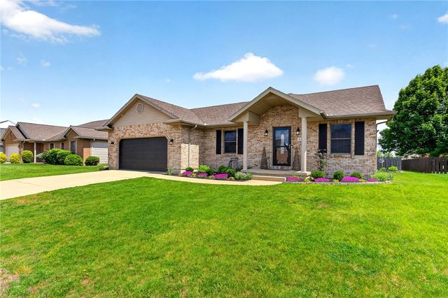 412 Clover Hill Drive, Tipp City, OH 45371