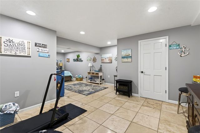 412 Clover Hill Drive, Tipp City, OH 45371