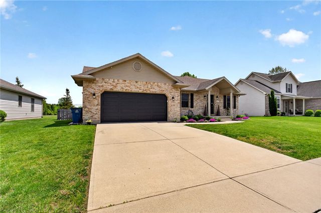 412 Clover Hill Drive, Tipp City, OH 45371