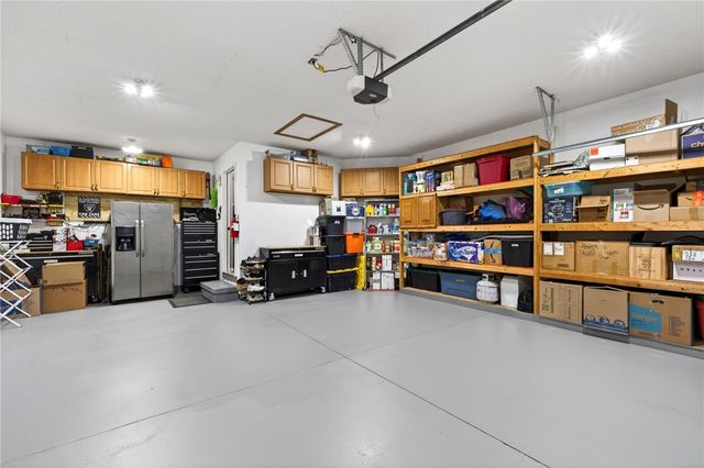 412 Clover Hill Drive, Tipp City, OH 45371