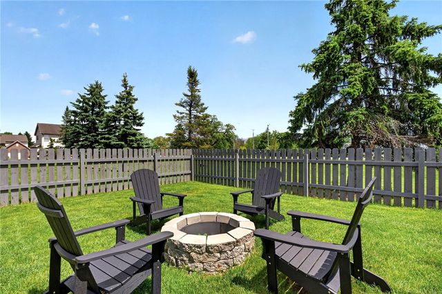 412 Clover Hill Drive, Tipp City, OH 45371